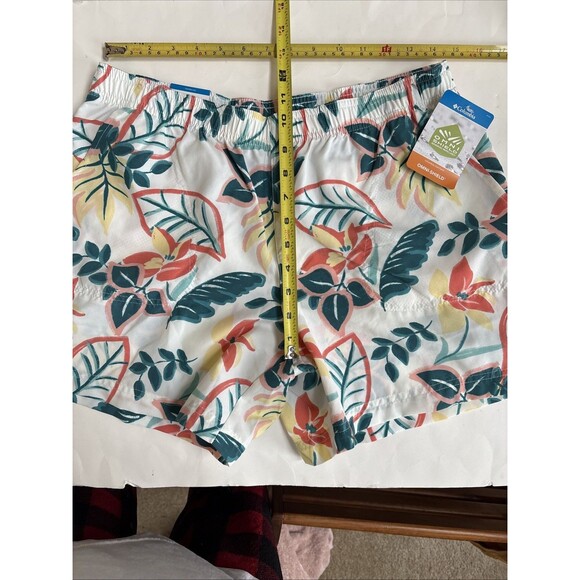 NWT Ladies Columbia Sandy River III Omni-Shield Tropical Print 5" Inseam Sz M - Picture 7 of 8